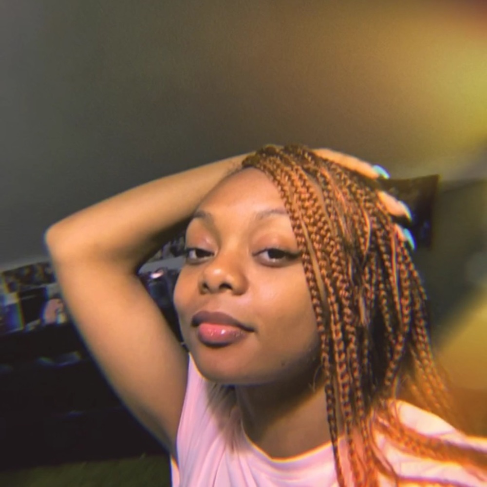 Meet your Posher, Kayla